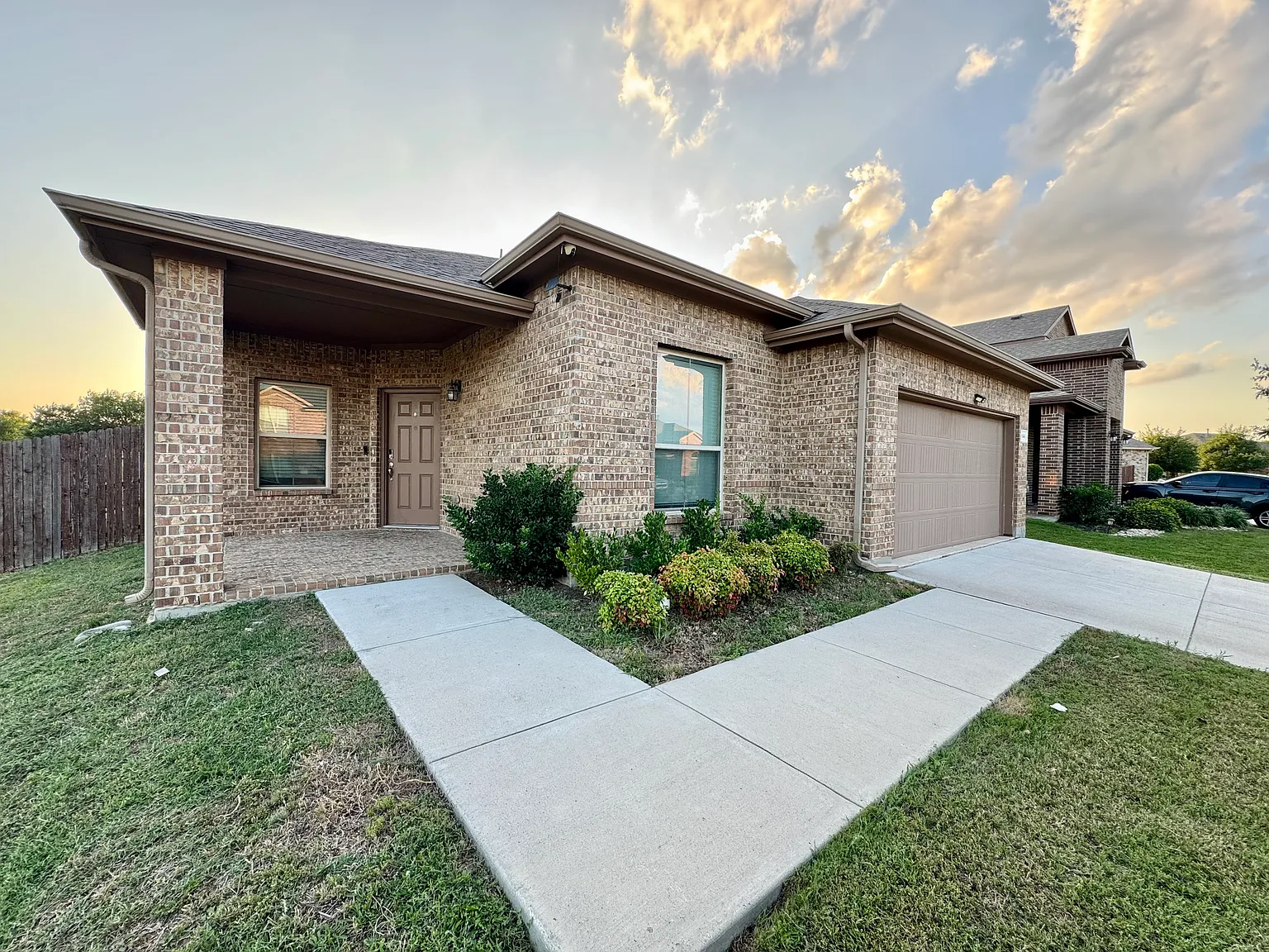 144 Creek Terrace Dr — Photo 1