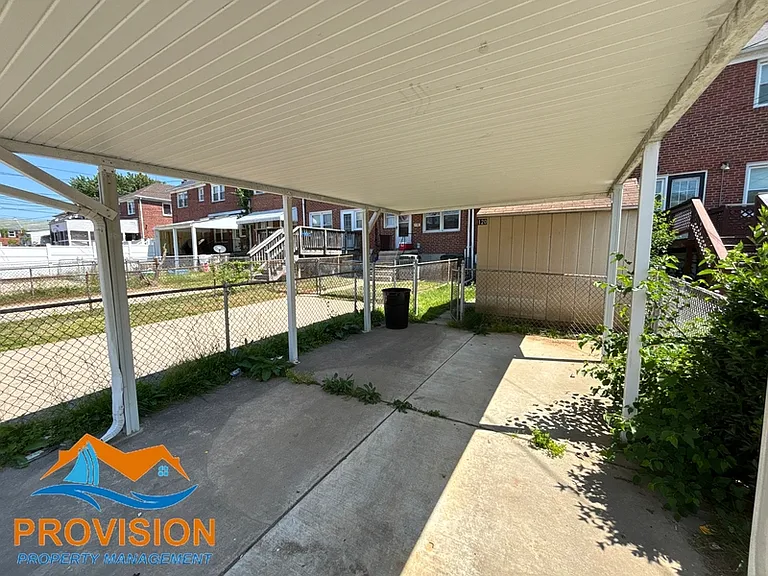 120 Kingston Rd — Photo 25