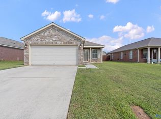 219 Valleyside Dr NE, Huntsville, AL 35810