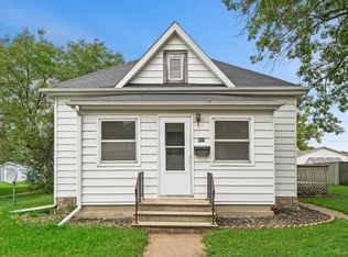 408 5th Ave SW, Waverly, IA 50677