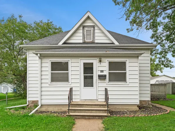 408 5th Ave SW, Waverly, IA 50677