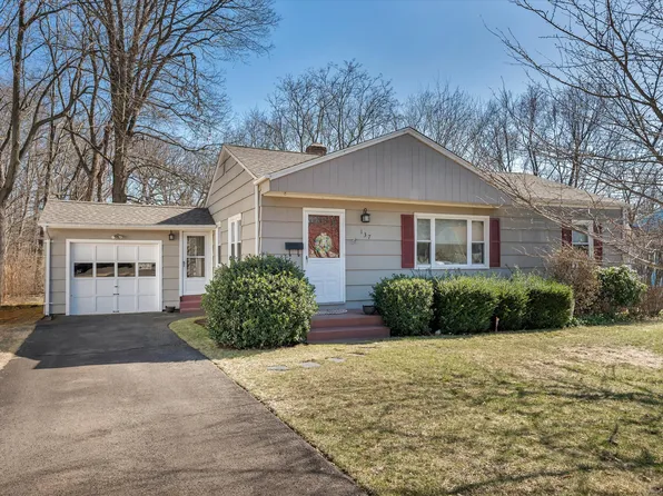 137 West Side Drive, Hamden, CT 06514