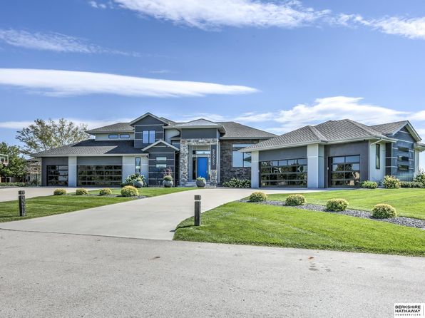25025 Farnam Cir, Waterloo, NE 68069