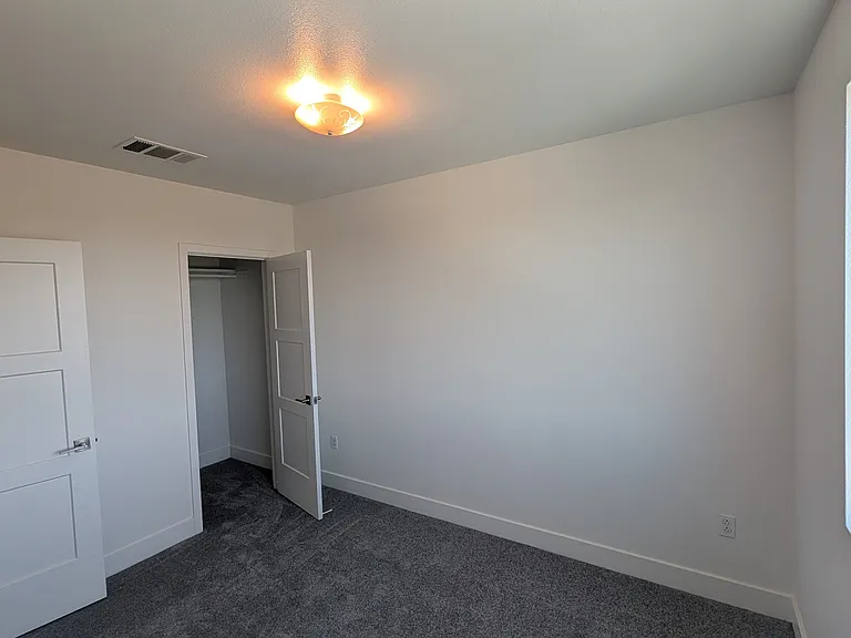 9877 Macarthur Blvd #A — Photo 27