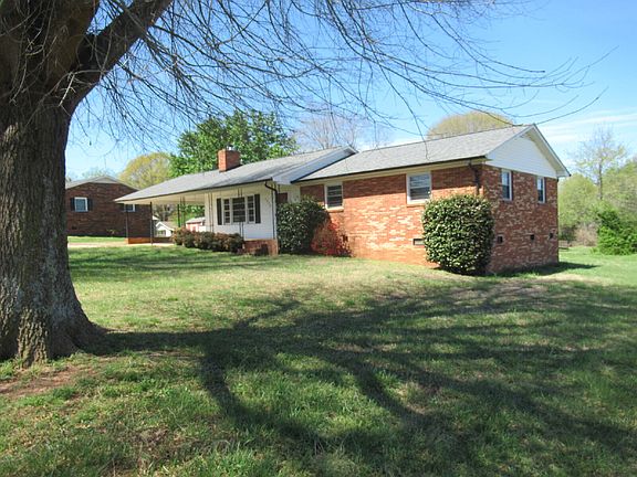3rd image of 1330 Davis Rd