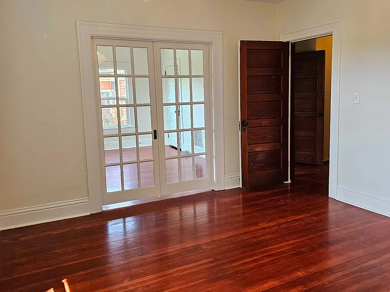 309 NE Graham St #A — Photo 30