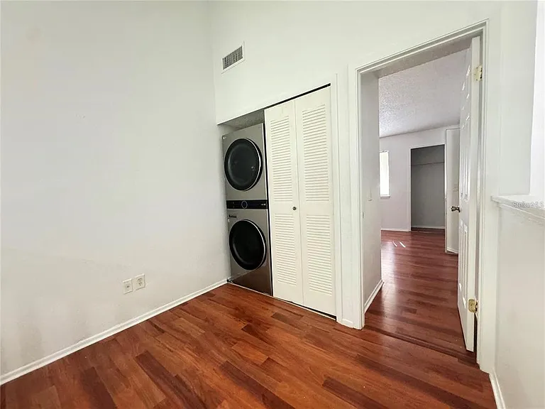 497 Club Dr — Photo 16