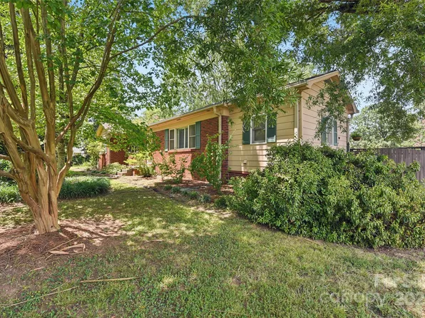 419 Plaza Dr, Harrisburg, NC 28075