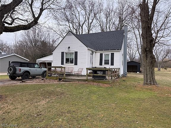 3rd image of 888 Beal Rd