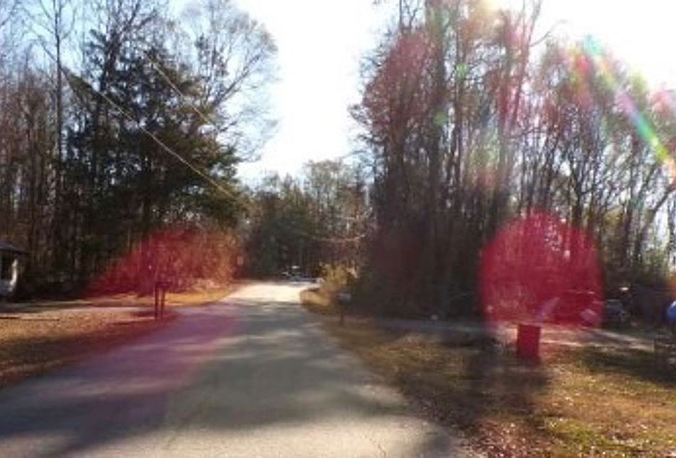 2nd image of 151 Charles St