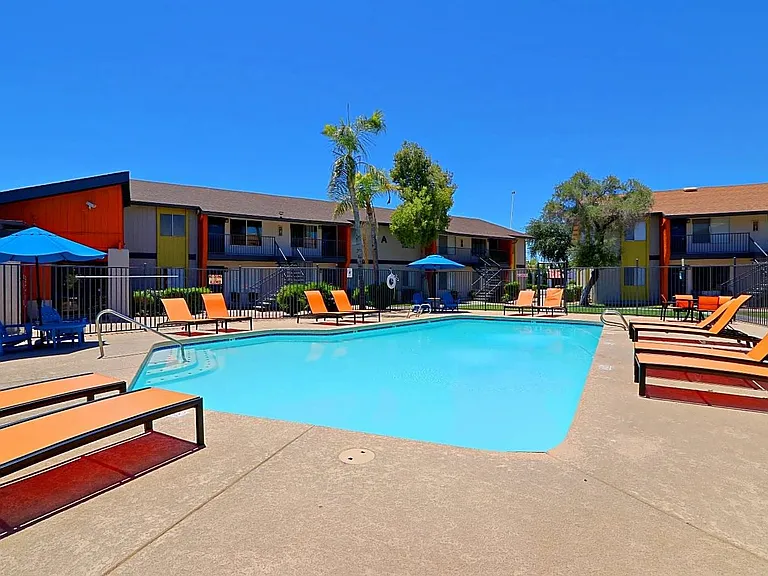 645 N Country Club Dr — Photo 18