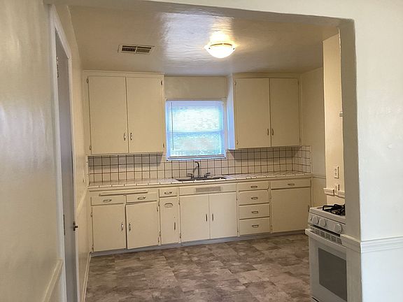 5th image of 1801 Norris Dr E