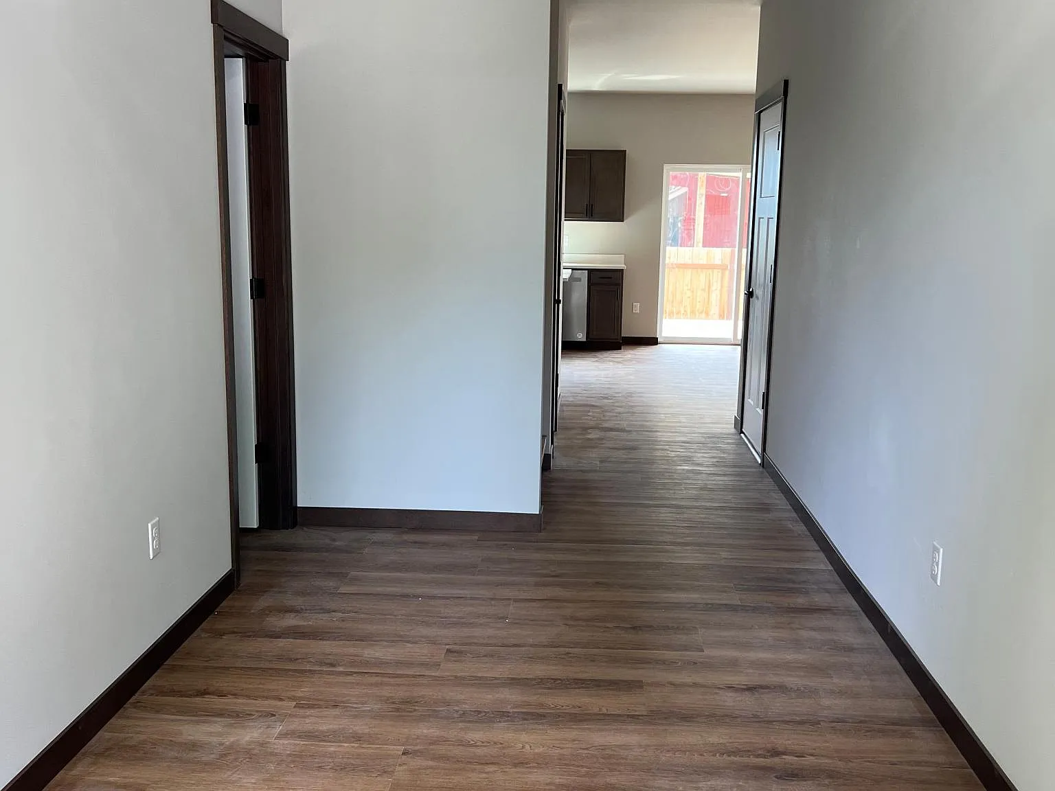 3 bed, 2.5 bath, 1950 sqft, $3,100 — Photo 3