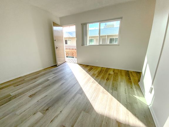 4th image of 1441 S Westgate Ave APT 11