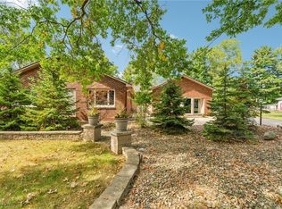 937 S Court St, Medina, OH
