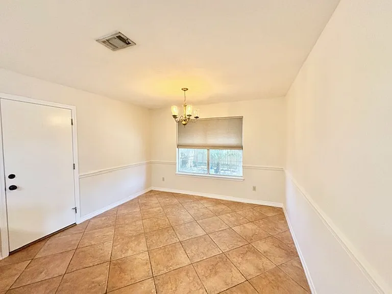 101 Meadow Woods Ln — Photo 12