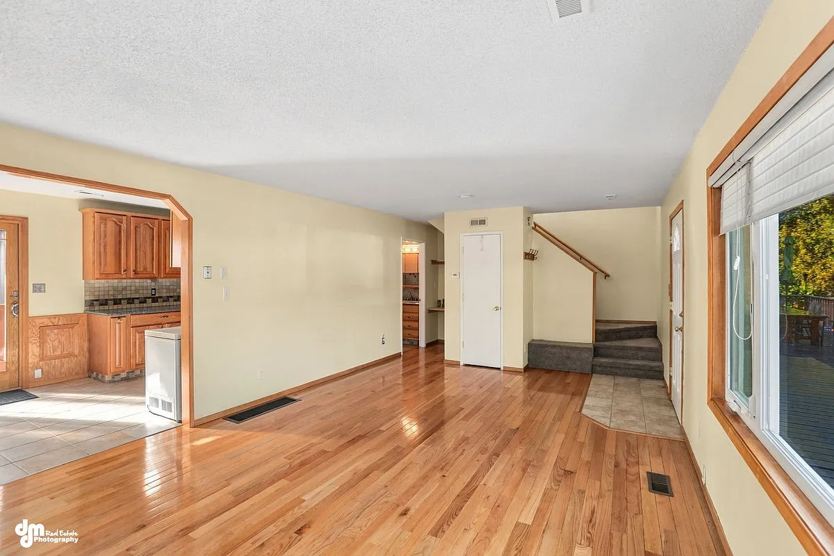 3 bed, 1.5 bath, $2,445 — Photo 3