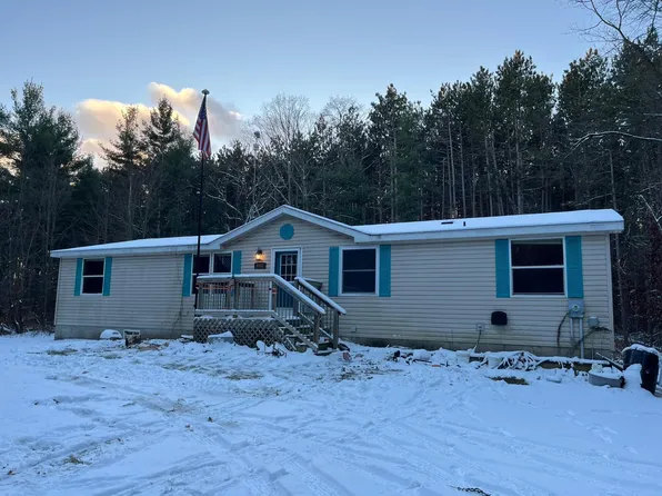 8357 Clara Dr, Howard City, MI 49329