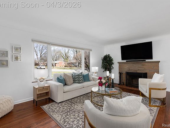 3rd image of 16115 Reedmere Ave