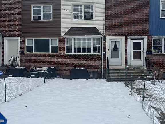 3rd image of 31 Bruce Park Dr