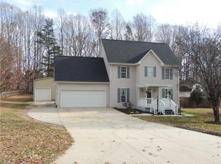 7606 Keating Dr, Oak Ridge, NC 27310