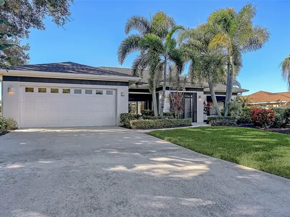 8068 Estates Dr, Sarasota, FL 34243