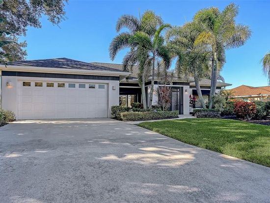 8068 Estates Dr, Sarasota, FL 34243