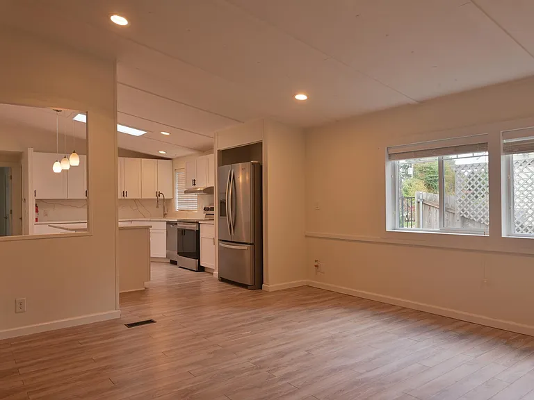8411 NE 144th St — Photo 3