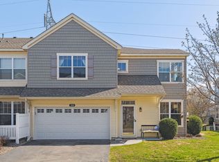 1916 Shamrock Pl, Chaska, MN 55318