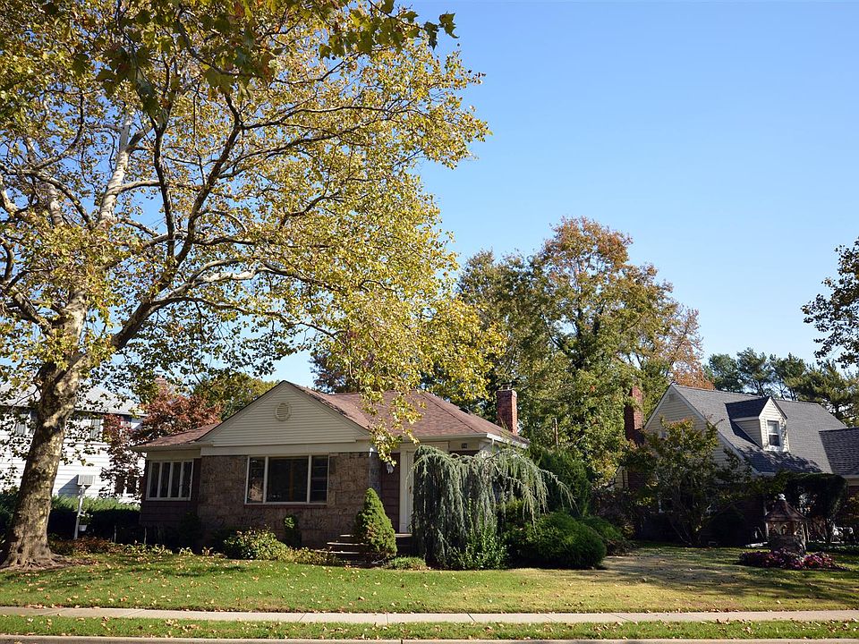 Spacious Ranch on Huge Lot