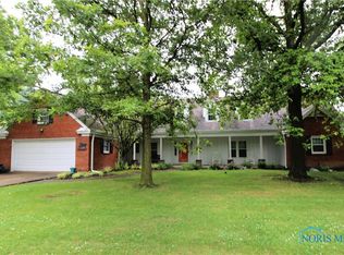715 Harrison St, Port Clinton, OH 43452