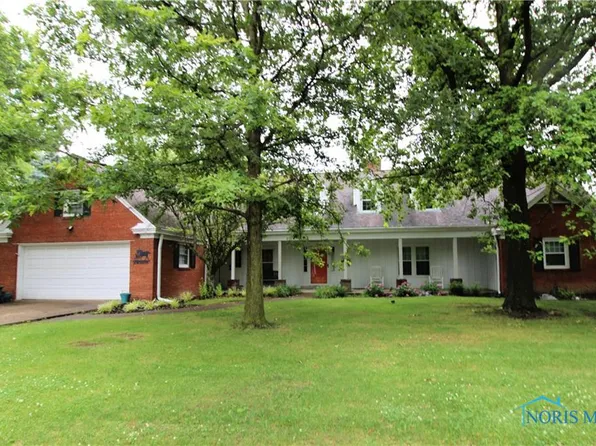 715 Harrison St, Port Clinton, OH 43452