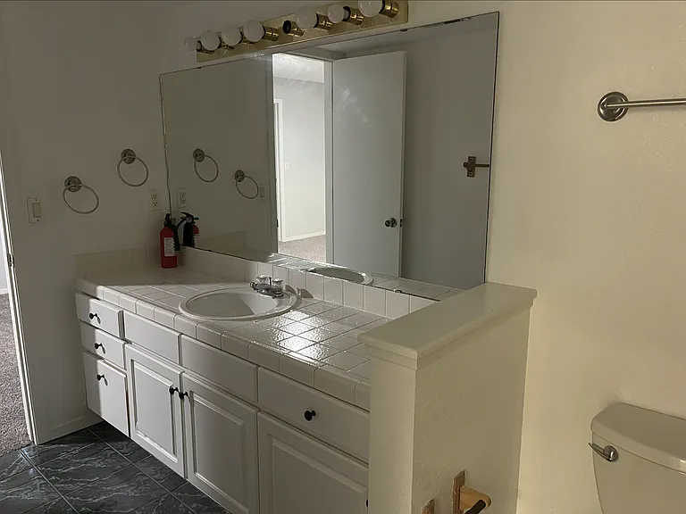 2823 Springdale Ln — Photo 17