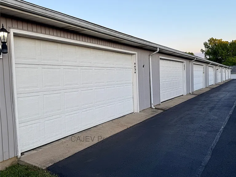 4430 Ridgewood Rd E — Photo 15