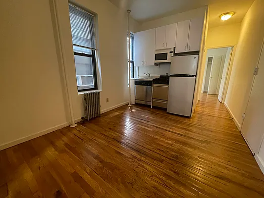 Rented by Bond New York | media 26