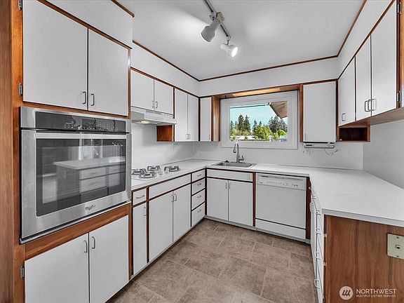 5th image of 2316 Bowman Avenue NW