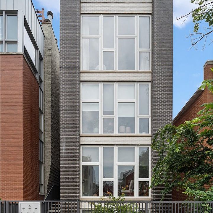 1st image of 2446 W Augusta Blvd #3