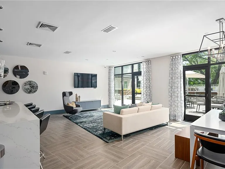 775 Juniper St NE #605 — Photo 33