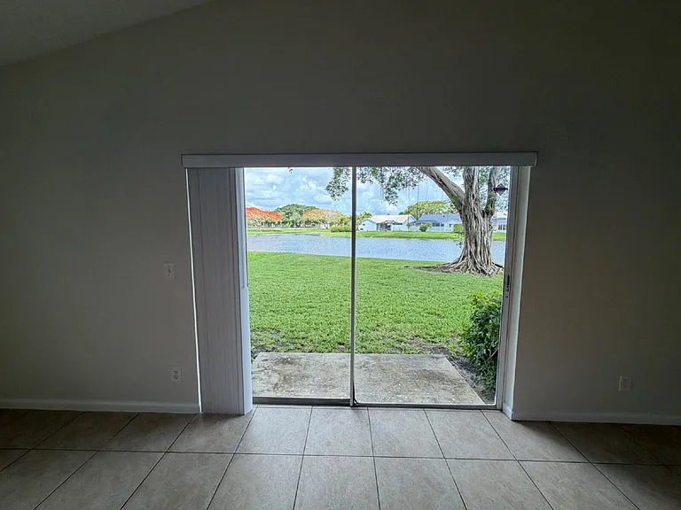 8657 Rosalie Ct — Photo 22