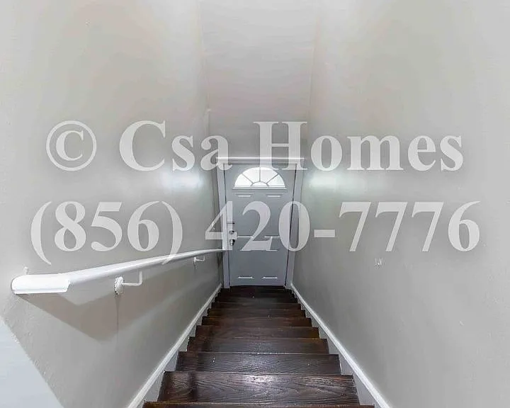 1562 Bradley Ave — Photo 11