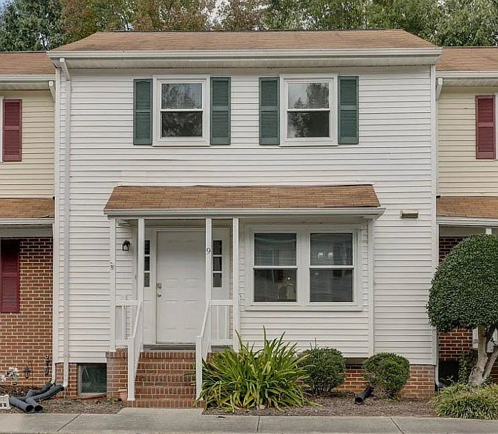 1st image of 9 Bromley Dr