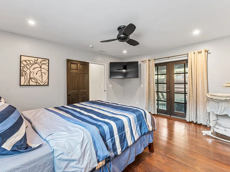 1537 El Prado — Photo 16
