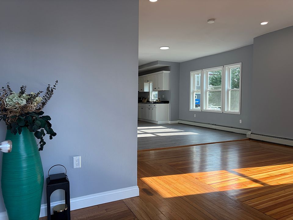 1st image of 98-100 Whitmarsh St #1