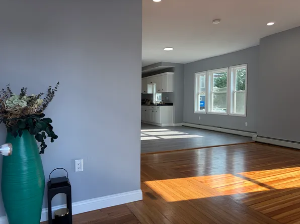 98-100 Whitmarsh St #1, Providence, RI 02907
