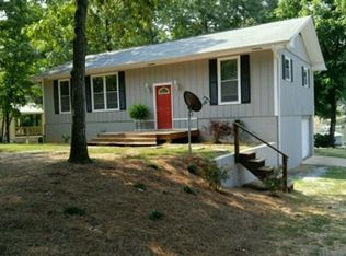 555 N Lakeshore Dr, Talladega, AL 35160