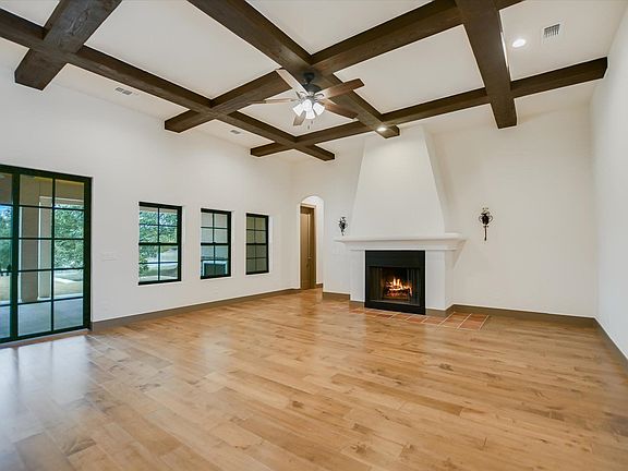 3rd image of 401 Eagle Ridge