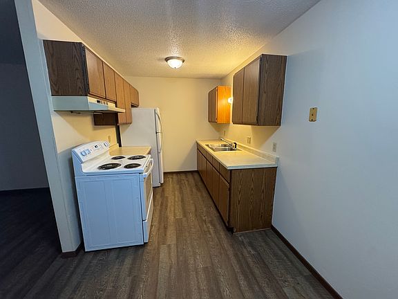 2nd image of 1118 Dutchman Ct