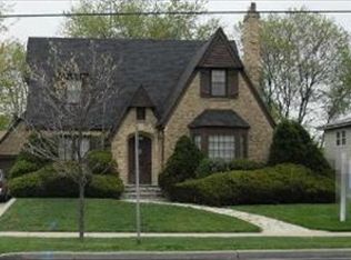 369 N Liberty St, Elgin, IL 60120