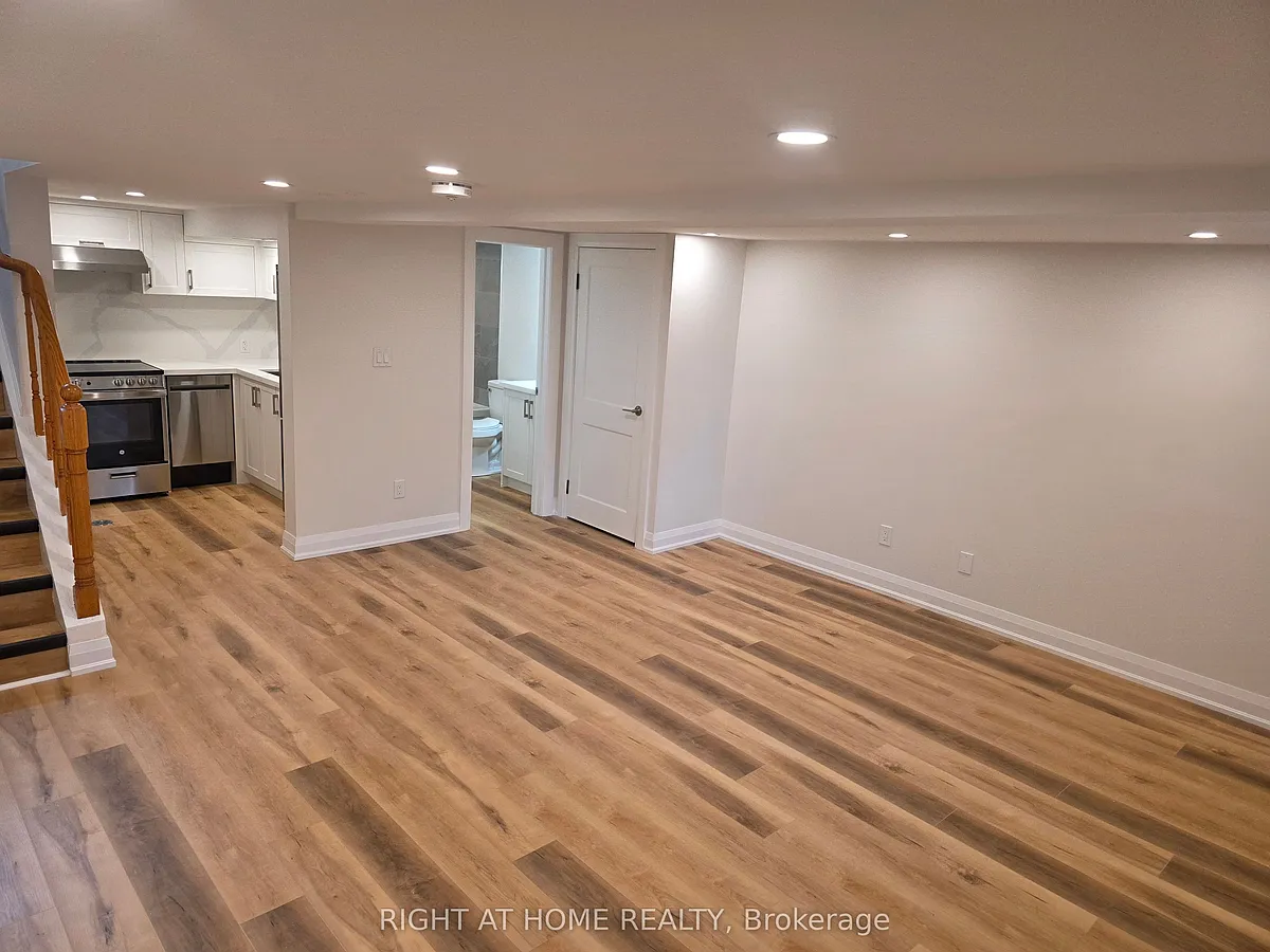 Building Photo - 117 Montrave Ave #3