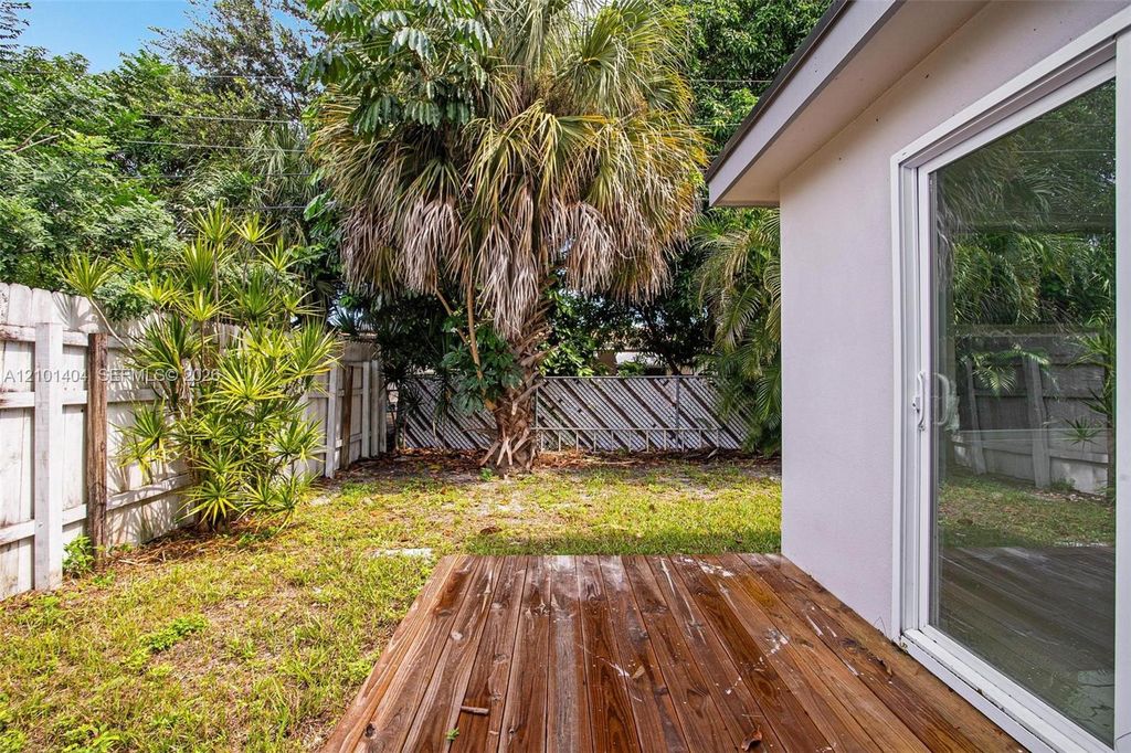 3840 NE 12th Ave, photo 9